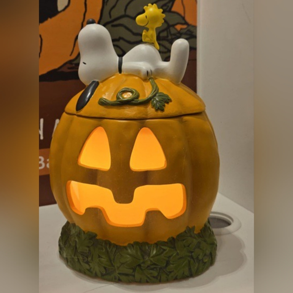 Scentsy Peanuts Pumpkin Warmer